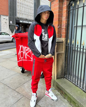 Tech Fleece Windrunner Tracksuit. 2