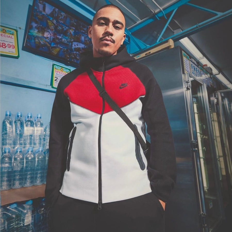 Tech Fleece Windrunner Tracksuit. 1