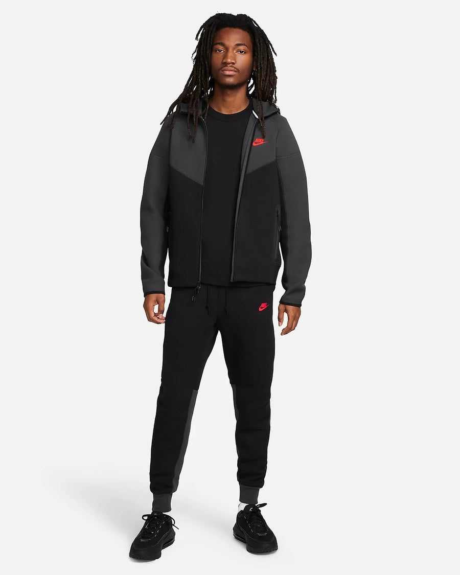 Nike Tech Fleece Black/Dark Smoke Grey 2