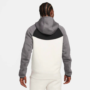Nike Tech Fleece- Light Orewood Brown 3