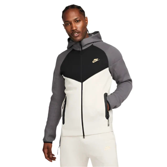 Nike Tech Fleece- Light Orewood Brown 1