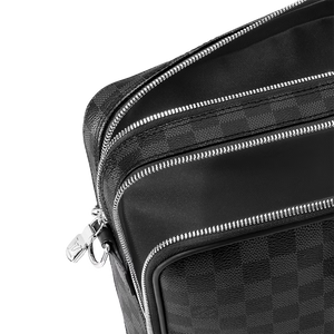LOUIS VUITTON Porte Documents Voyage 4
